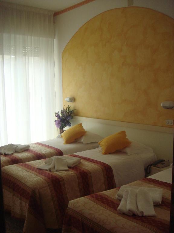 Hotel Arcade Rimini Kamer foto