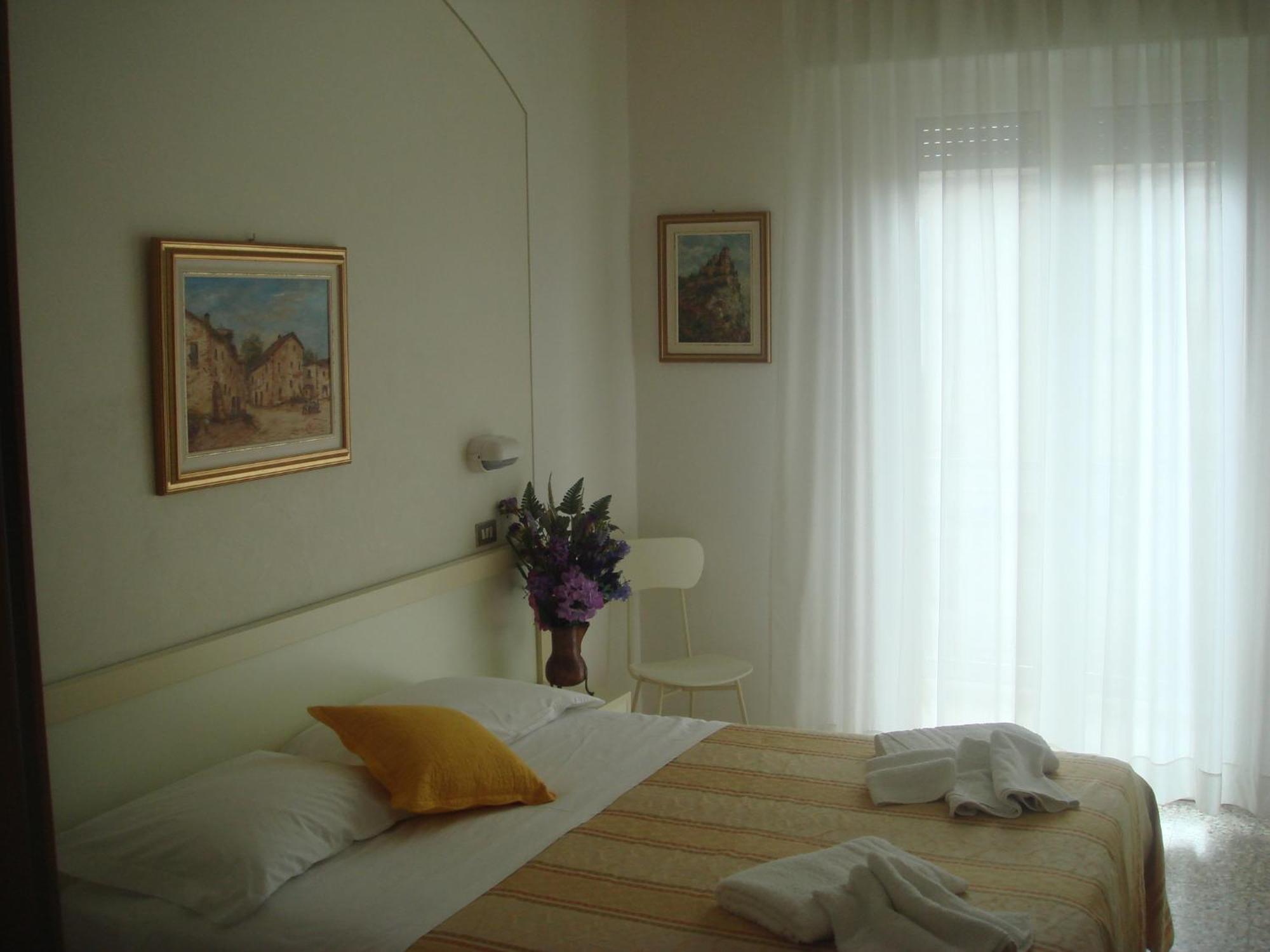 Hotel Arcade Rimini Buitenkant foto